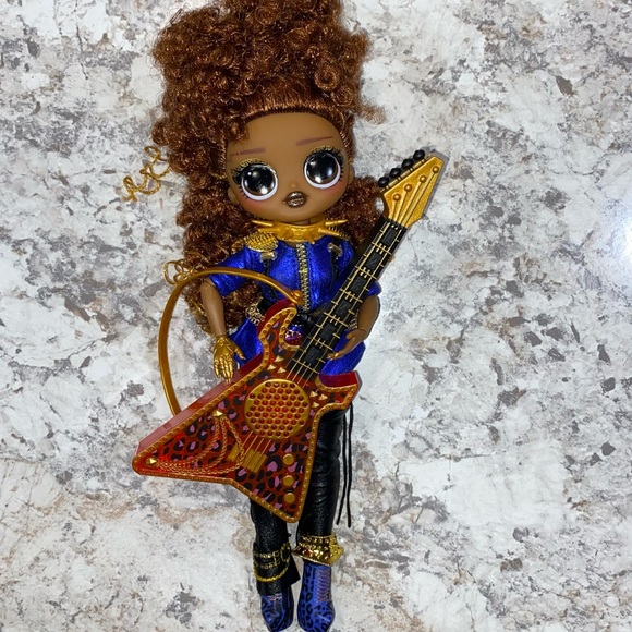 LOL Surprise OMG Remix Super Surprise Doll Ferocious/ Rock Band - Picture 5 of 9